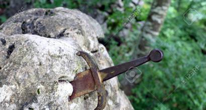 Misteriozni antički artefakti: Agrikov-mač Opcije za objašnjenje ovih legendi