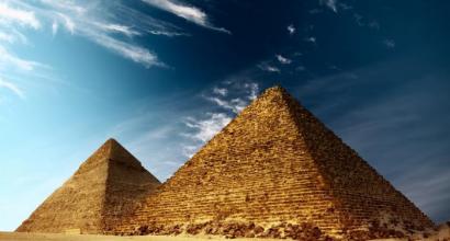 Egyptian pyramids - who built them really?