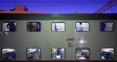 The schedule for the Tatarstan double-decker train was changed. Is it possible to pay for a ticket with a card?